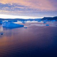 Photographie réalisée depuis un drone du fjord Sermilik sur la côte est du Groenland